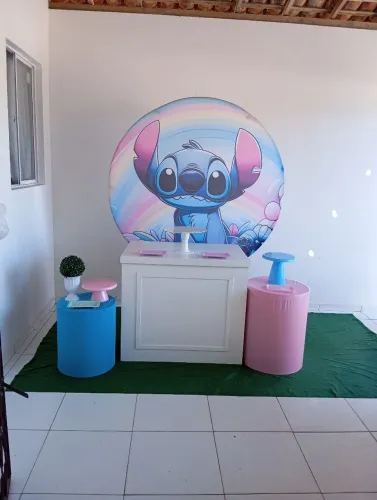 Trabalhamos com pegue e monte e pequenos e decoração