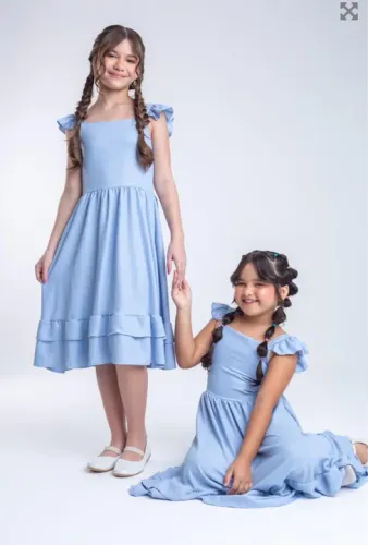 Vestidos infantis azul ou lilás tecido brilhoso - 6 a 14 anos