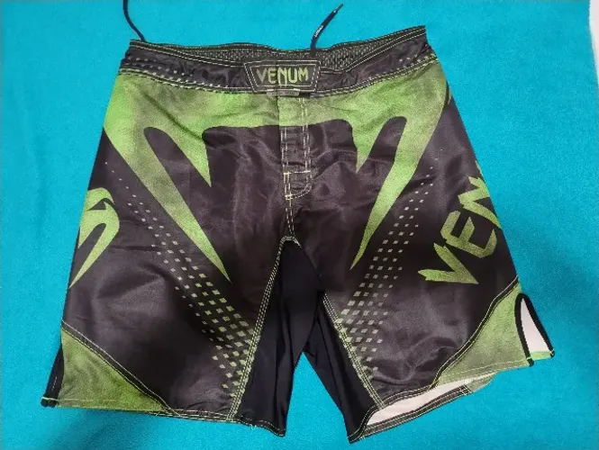 Bermuda Venum Verde Tam. 46/ XL