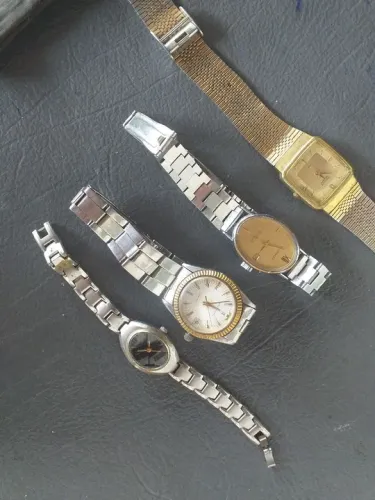 Relógios de pulso - 4 peças