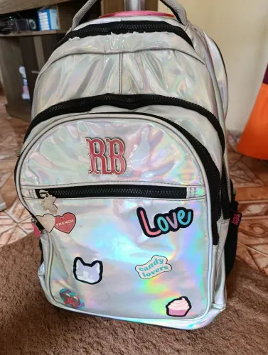 Mochila de rodinha e costa