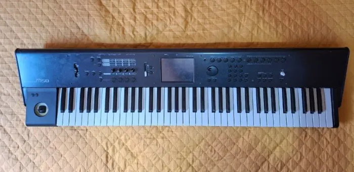 Teclado Korg m50