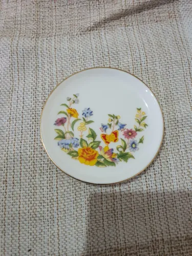 Prato porcelana pra colocar mini xicaras
