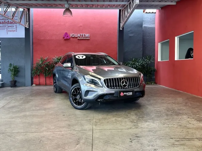 Mercedes-Benz GLA 200 Adv. 1.6/1.6 TB 16V Flex Aut. 2017