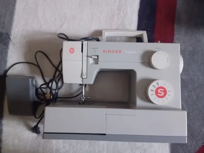 Máquina de costura Singer facilita pro 4411