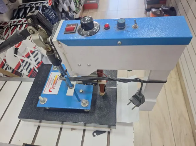 Máquina de estampar compacta 127v