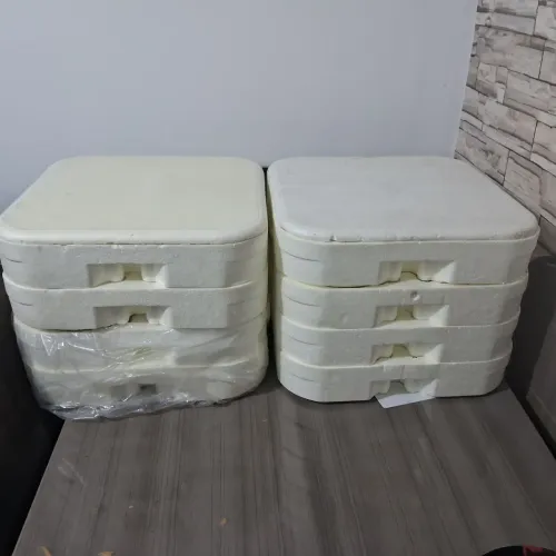 Transporte isopor com 8 base com 4 lugares e 2 tampas para marmitex/quentinha.<br>