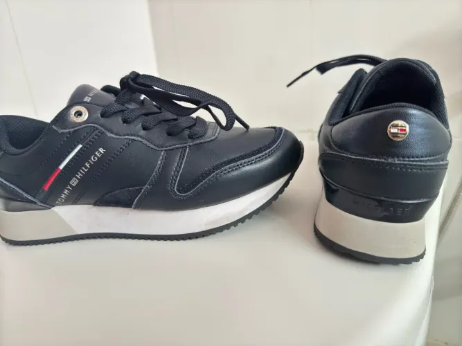 Tênis Tommy Hilfiger original de couro 