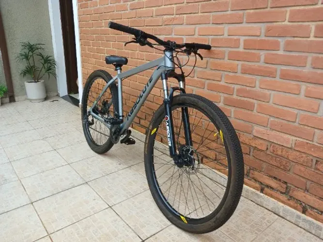 Bicicleta Absolute Nero 5 : Aro 29 SUSPENSÃO TRINCADA NA FERRADURA!!!