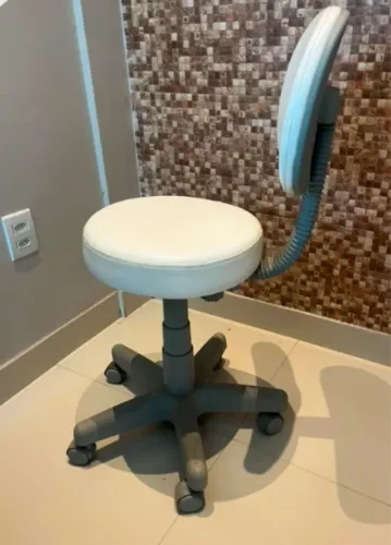 Banqueta Giratória para Salão de Beleza