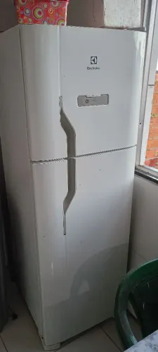 3 geladeiras pra consertar 