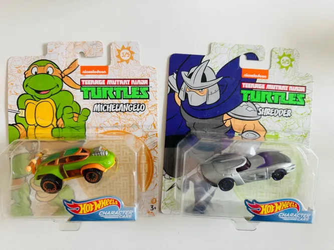 Coleção hot Wheels tartarugas ninjas Michelângelo e Shredder