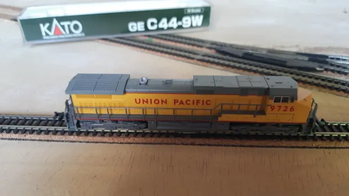 LOCOMOTIVA KATO C44-9W UP ESCALA N BITENCOM