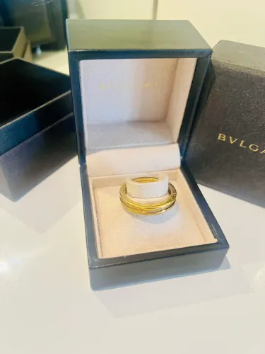Anel Bvlgari Bzero1