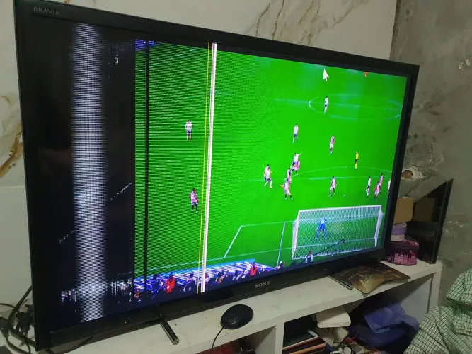 TV Sony Bravia 46 °- com defeito na tela - para retirada de peças