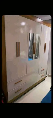 Guarda-roupa 6 portas oportunidade