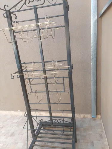Suporte para plantas vertical em ferro