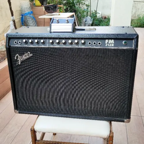 Amplificador Fender Frontman 212R