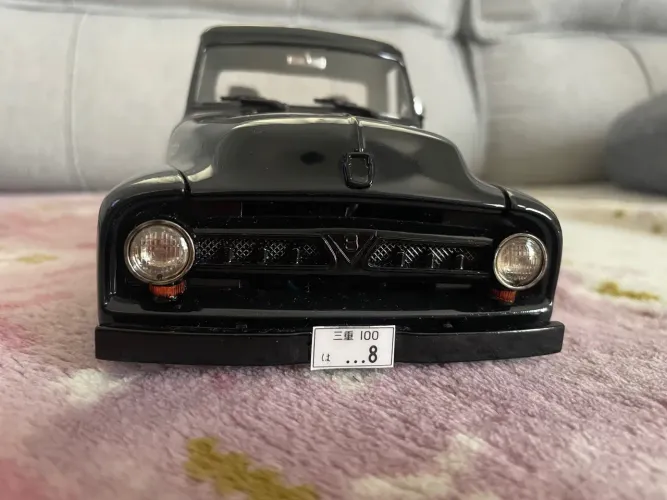 Ford F-100 1956 - Escala 1/18