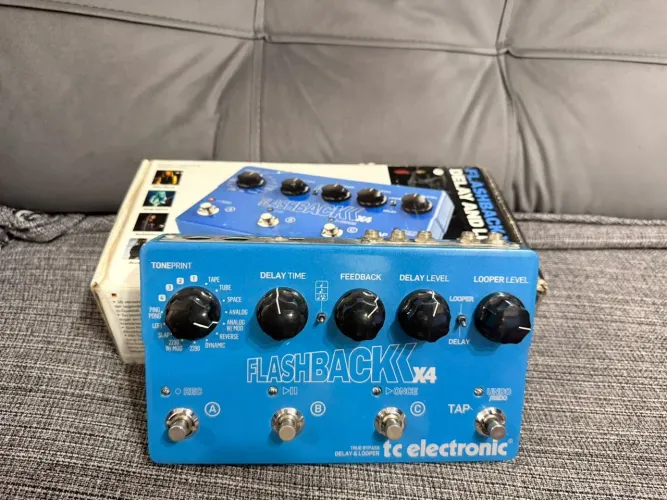 Pedal de Guitarra Delay Flashback X4