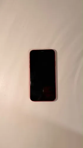 iPhone 11 vermelho e todo original e funcionando