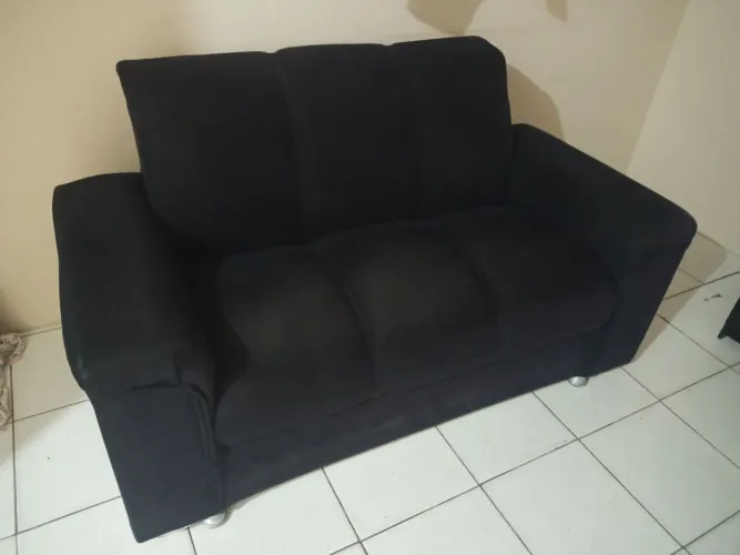 Sofá três lugares preto