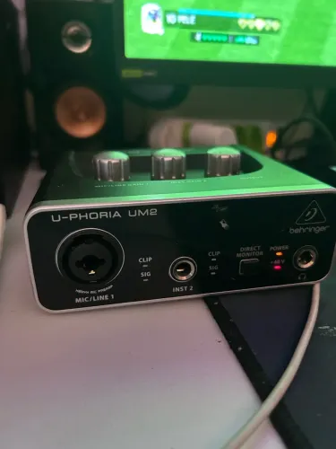 Interface Behringer UM2