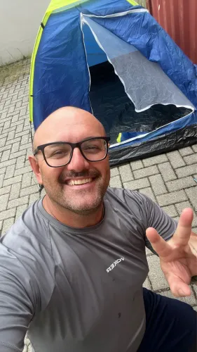 Bebê ainda não acampa kkk,Papai liberando Espaço do Berço?