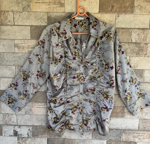 Camisa Betelgeuse floral cinza G