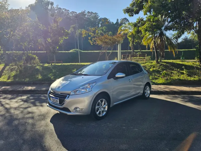 Peugeot 208 Active 1.6 Flex 16V 5P AUT 2015