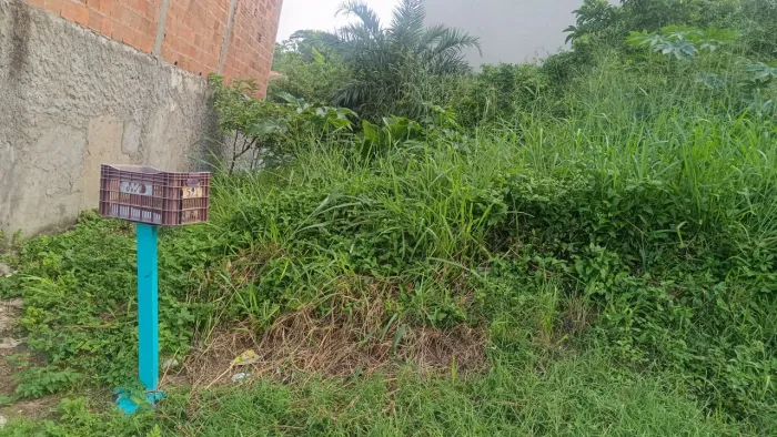 Terreno aqui no Lamarão 12 por 7 metros tranquilo pra construir 35 mil mais tem conversa