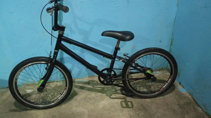 Bicicleta aro 20 BMX