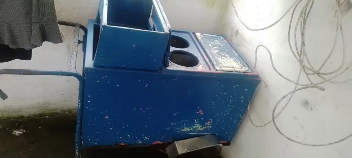 Vende-se uma carosa de espetinho