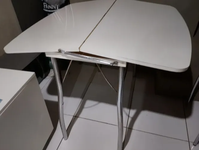 Mesa dobrável quebra galho!