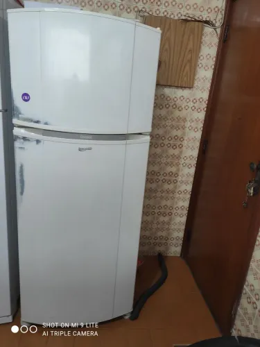 Geladeira Consul modelo Duplex CRM 45 Frost Free 