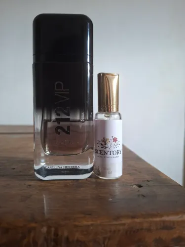 212 VIP BLACK (Volumetria na imagem)