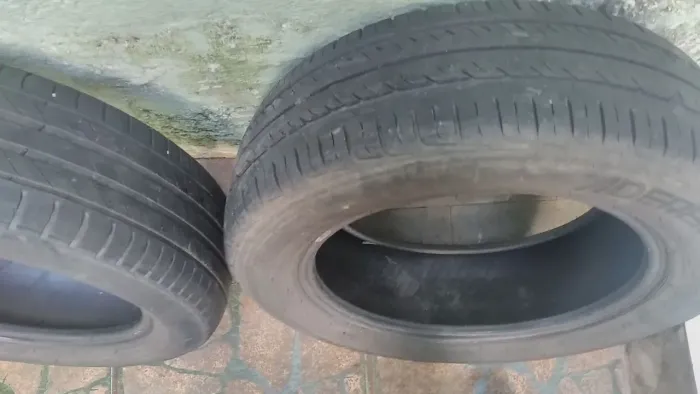 VENDO 2 PNEUS ARO 15 185/MICHILLIN