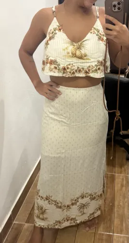 conjunto saia longa e cropped estampado 