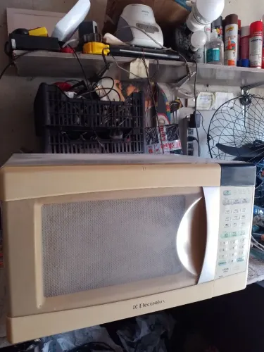 Microondas Eletrolux 25 lts