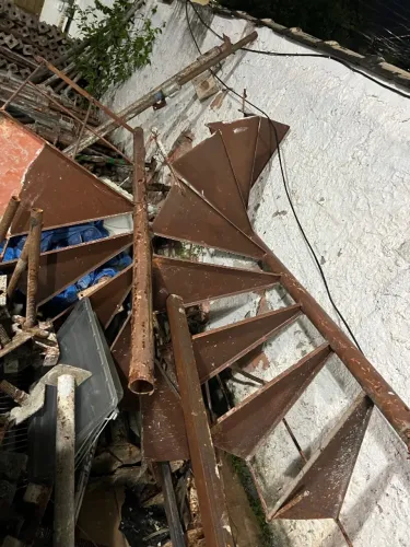 Escada caracol de Ferro
