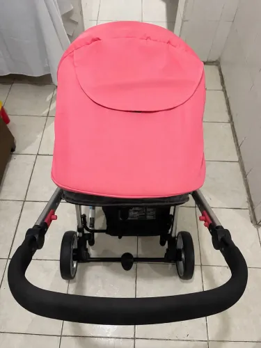 Carrinho de bebê Moisés e bebê conforto safety