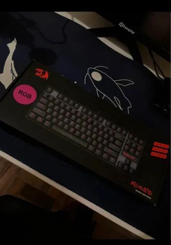 Teclado mecânico Redragon kumara RGB + mousepad da foto