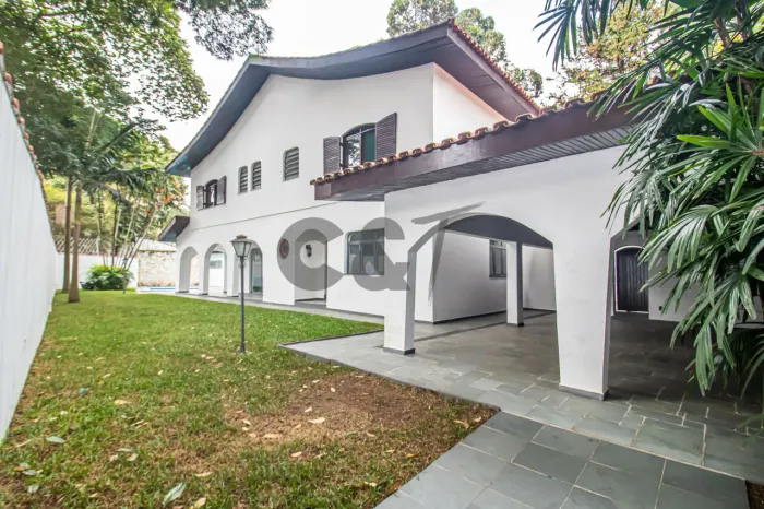 Sobrado Residencial - 4 Dormitórios (Suítes) para Alugar no Jardim dos Estados - SP