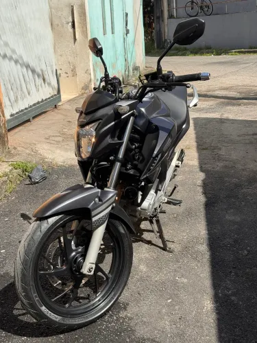 Honda CB 250F Twister ABS 2022 - Excelente estado!