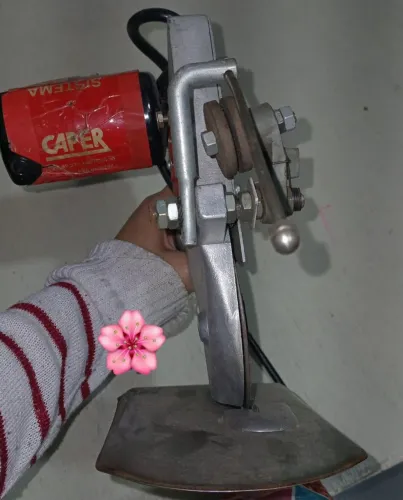 Maquina de cortar tecidos
