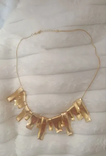Vendo colar banho de ouro 18k, super estiloso!!!