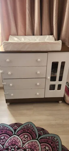 Cômoda branca 4 gavetas