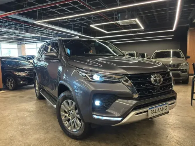 Toyota Hilux SW4 SRX 4X4 2.8 TDI 16V Dies. Aut. 2024