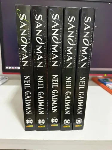 Sandman - Edição Definitiva - Vol 1 ao 5 + Livro Morte