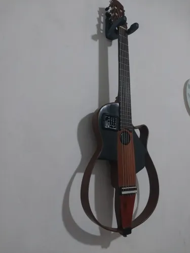 Violão vazado silencioso 